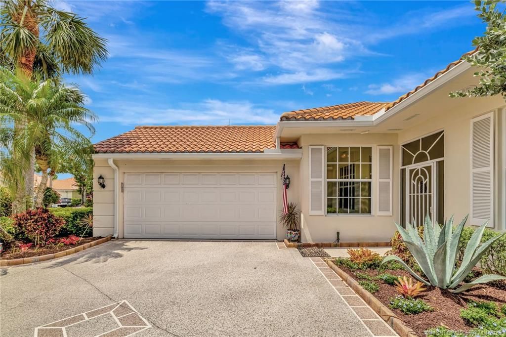 Photo of 7904 SE Double Tree Drive, Hobe Sound, FL 33455 (MLS # M20050077)