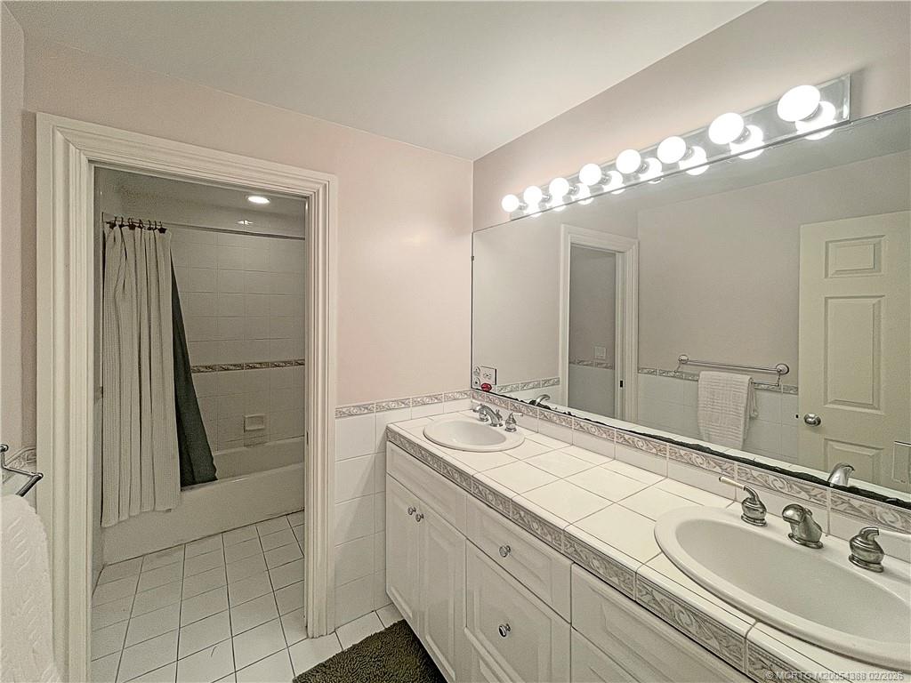 Palm City, Florida, 34990, United States, 5 Bedrooms Bedrooms, ,5 BathroomsBathrooms,Residential,Active,2020506