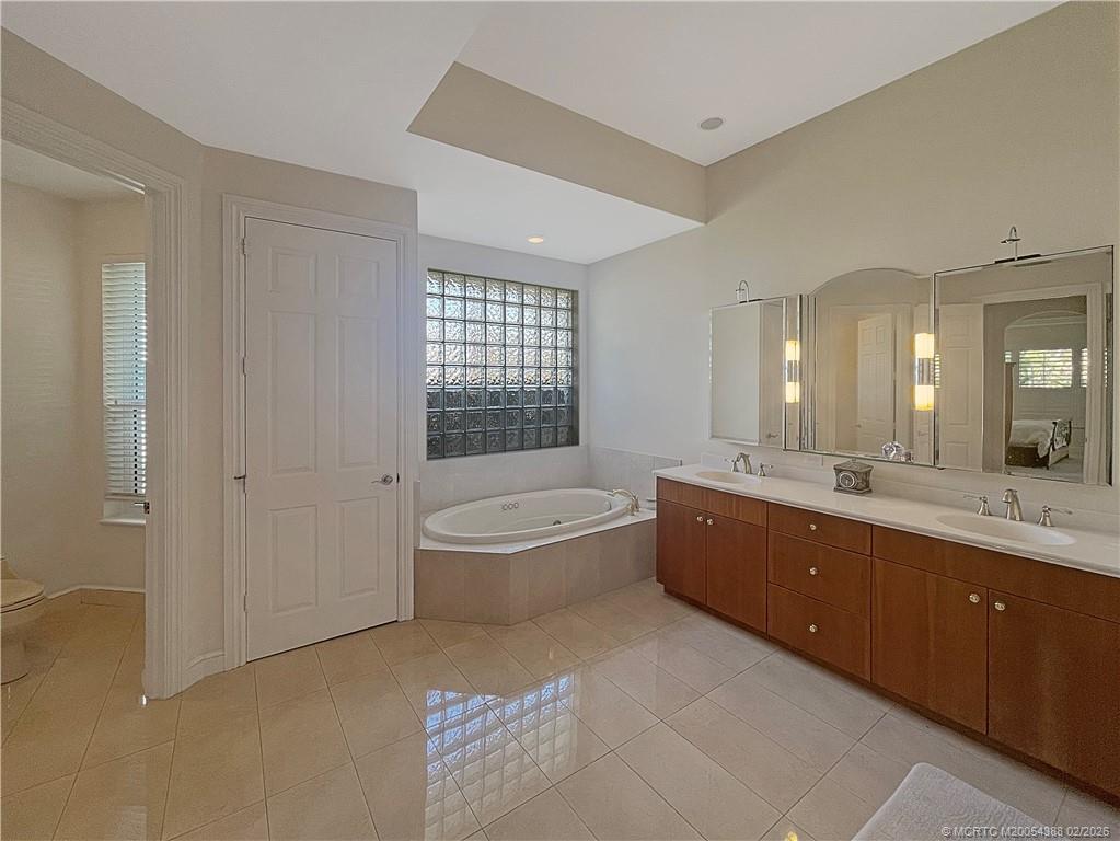 Palm City, Florida, 34990, United States, 5 Bedrooms Bedrooms, ,5 BathroomsBathrooms,Residential,Active,2020506