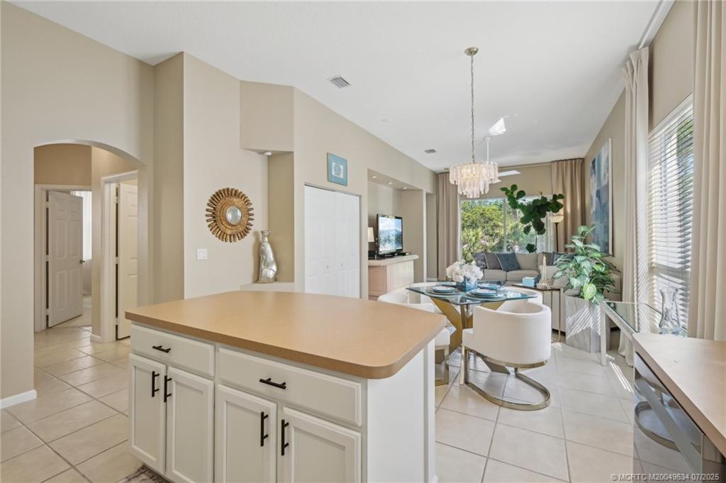 Jensen Beach, Florida 34957, United States, 3 Bedrooms Bedrooms, ,2 BathroomsBathrooms,Residential,Active,89180