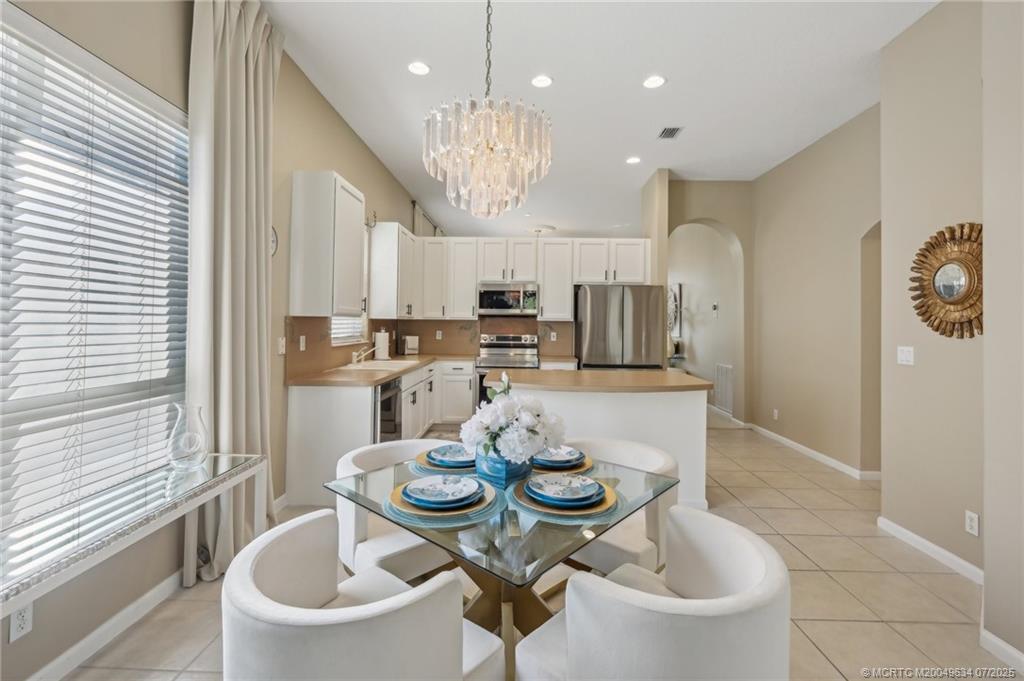 Jensen Beach, Florida 34957, United States, 3 Bedrooms Bedrooms, ,2 BathroomsBathrooms,Residential,Active,89180