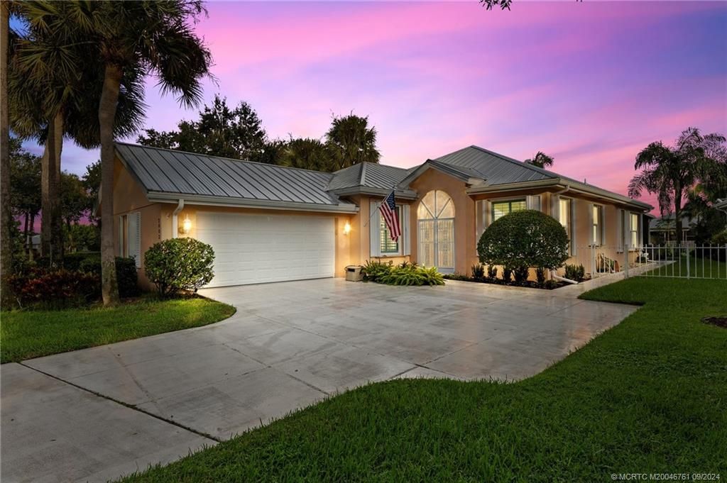 Photo of 2802 SW Brighton Way, Palm City, FL 34990 (MLS # M20046761)