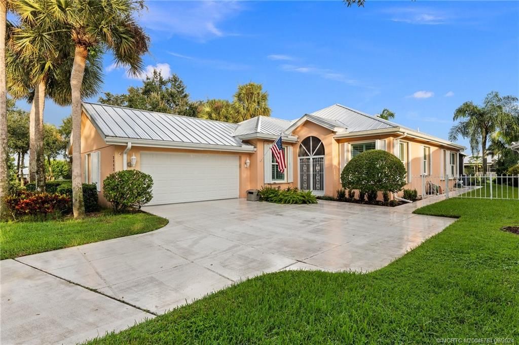 Photo of 2802 SW Brighton Way, Palm City, FL 34990 (MLS # M20046761)