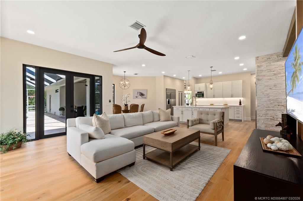 Palm City, Florida, 34990, United States, 4 Bedrooms Bedrooms, ,6 BathroomsBathrooms,Residential,Active,2031024