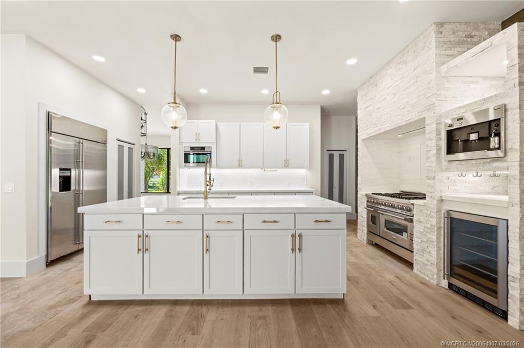 Palm City, Florida, 34990, United States, 4 Bedrooms Bedrooms, ,6 BathroomsBathrooms,Residential,Active,2031024