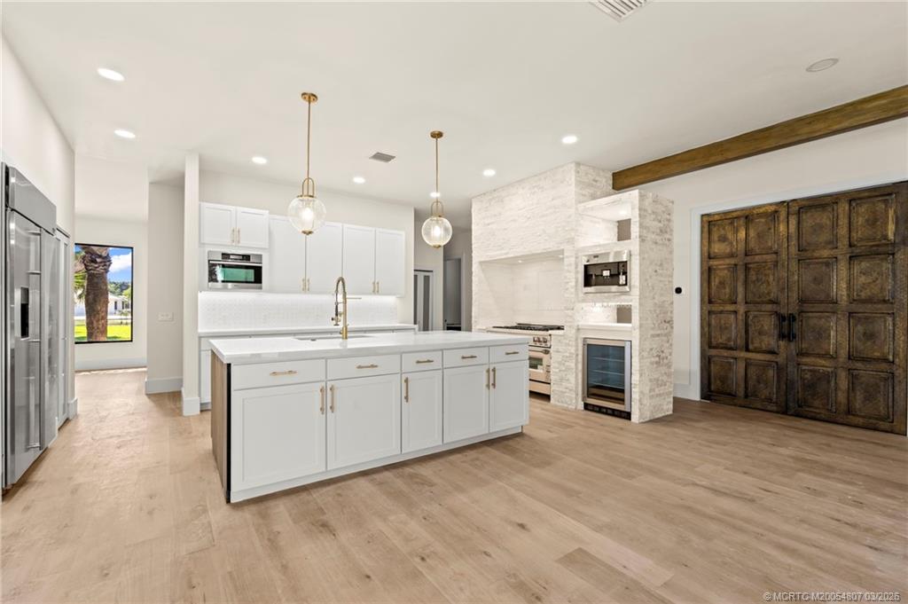 Palm City, Florida, 34990, United States, 4 Bedrooms Bedrooms, ,6 BathroomsBathrooms,Residential,Active,2031024