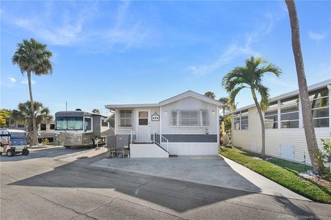 Mobile Home For Sale - 10725 S Ocean Drive #382<br/> Jensen Beach, FL 34957