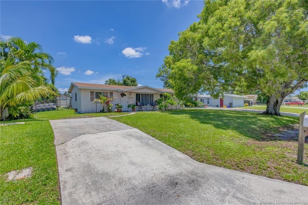 Photo of 4335 Empress Street, Palm Beach Gardens, FL 33410 (MLS # M20039555)