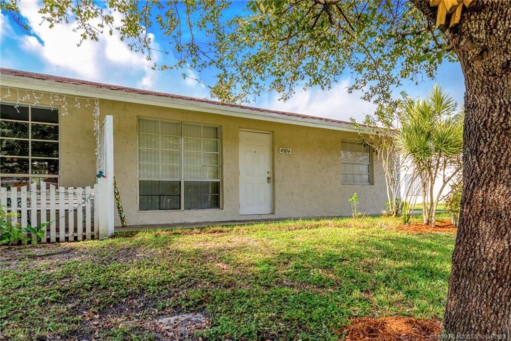 Photo of 4584 SE Geneva Drive, Stuart, FL 34997 (MLS # M20037291)