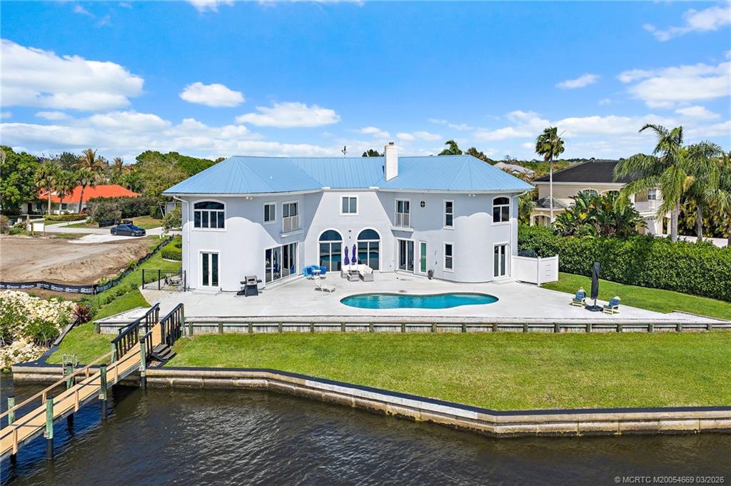 2318 NW Bay Colony Court