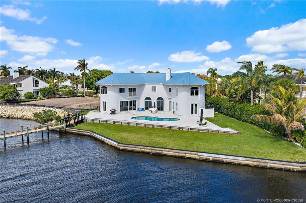 2318 NW Bay Colony Court