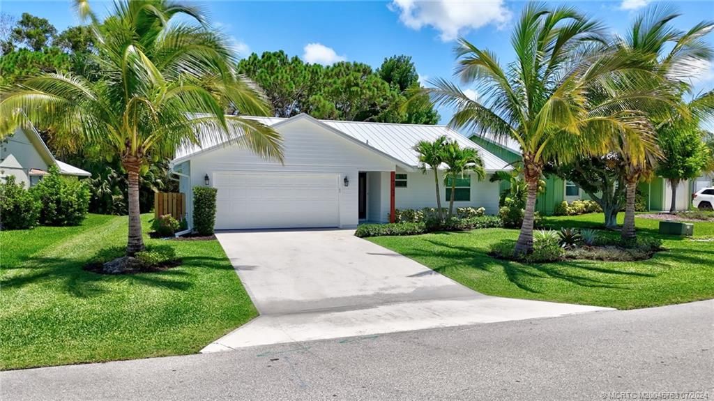 Photo of 4142 SE Peppertree Street, Stuart, FL 34997 (MLS # M20045753)