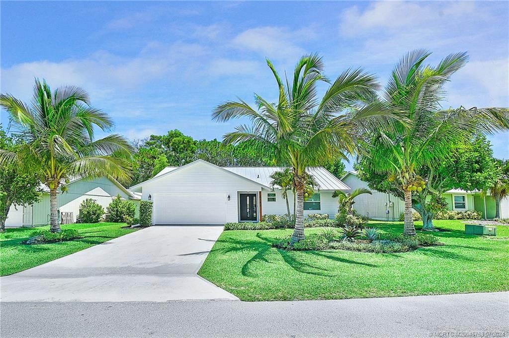 Photo of 4142 SE Peppertree Street, Stuart, FL 34997 (MLS # M20045753)