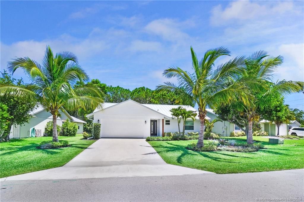 Photo of 4142 SE Peppertree Street, Stuart, FL 34997 (MLS # M20045753)