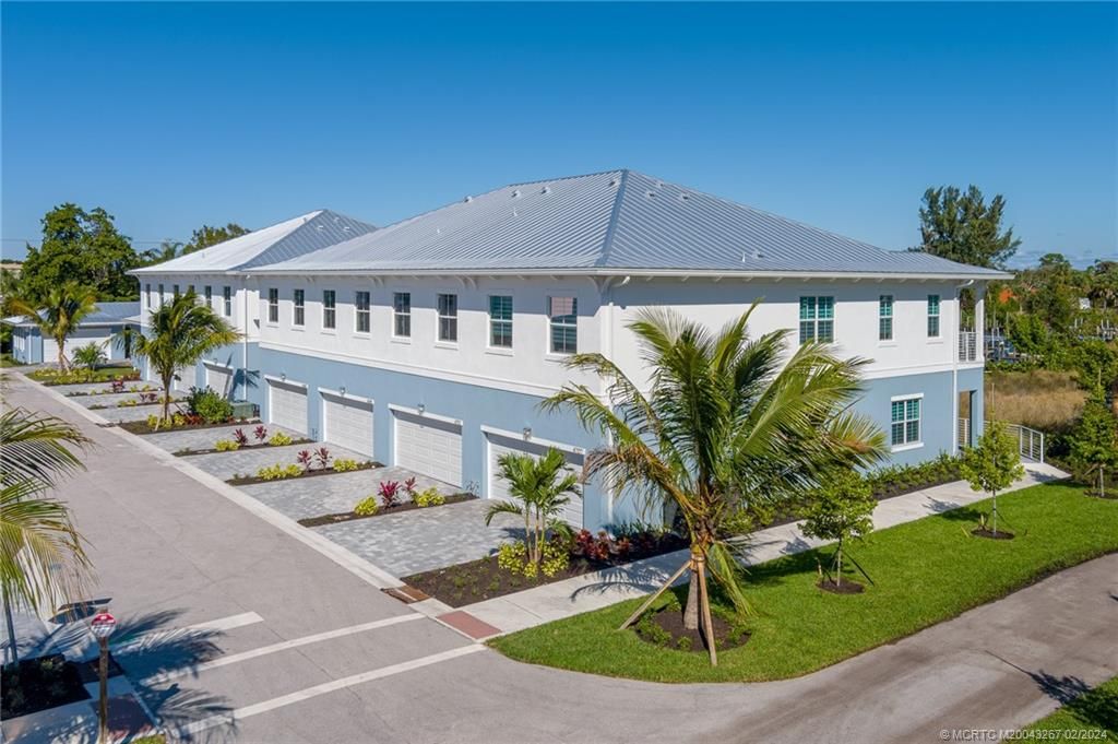 Photo of 4671 SE Manatee Way, Stuart, FL 34997 (MLS # M20043267)