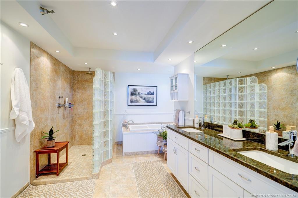 Stuart, Florida 34996, United States, 3 Bedrooms Bedrooms, ,3 BathroomsBathrooms,Residential,Active,40043