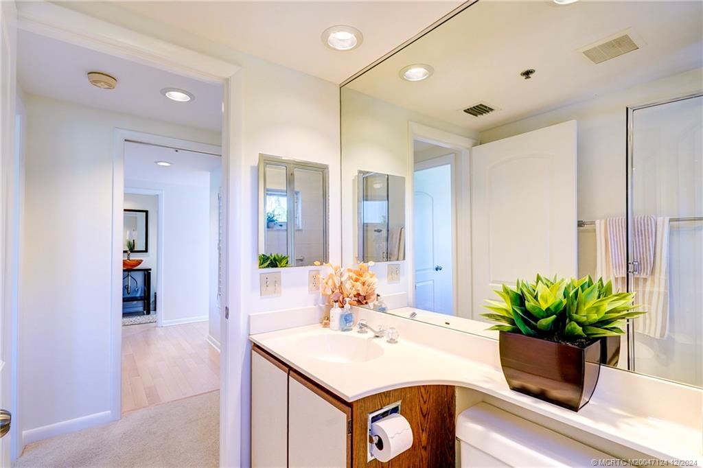 Stuart, Florida 34996, United States, 3 Bedrooms Bedrooms, ,3 BathroomsBathrooms,Residential,Active,40043