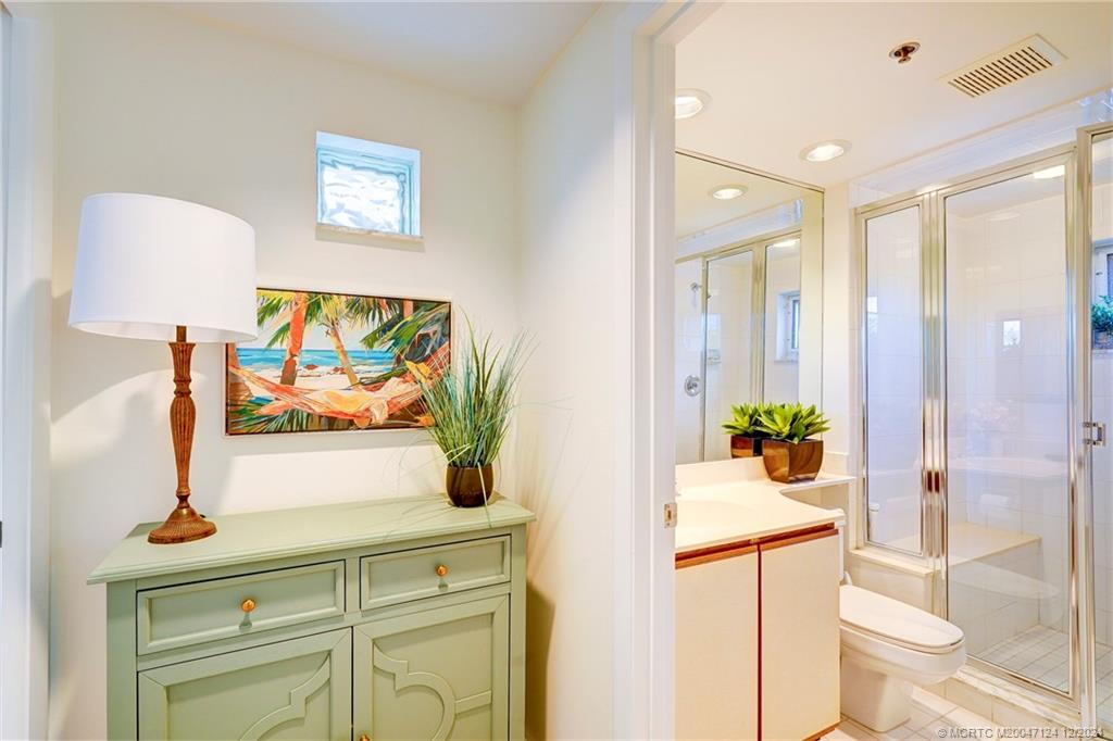 Stuart, Florida 34996, United States, 3 Bedrooms Bedrooms, ,3 BathroomsBathrooms,Residential,Active,40043