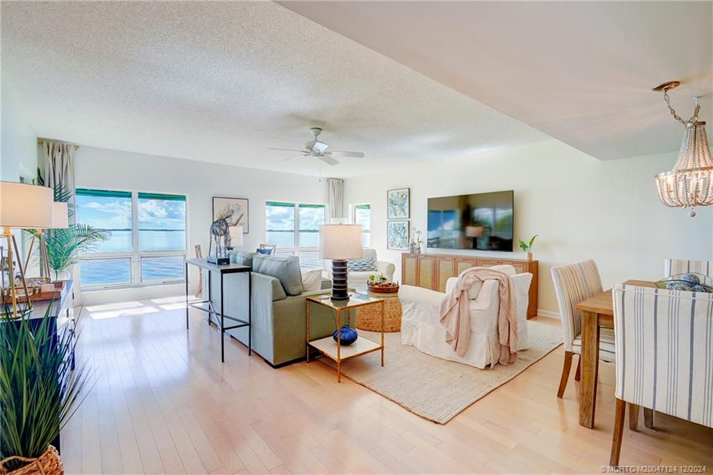 Stuart, Florida 34996, United States, 3 Bedrooms Bedrooms, ,3 BathroomsBathrooms,Residential,Active,40043