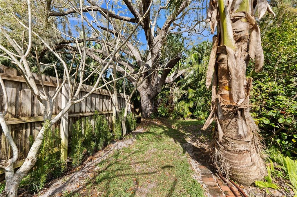 Stuart, Florida, 34996, United States, 4 Bedrooms Bedrooms, ,3 BathroomsBathrooms,Residential,Active,1984658