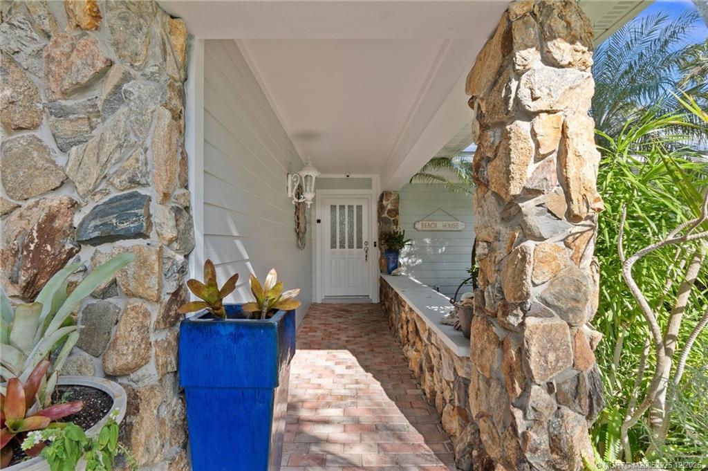 Stuart, Florida, 34996, United States, 4 Bedrooms Bedrooms, ,3 BathroomsBathrooms,Residential,Active,1984658