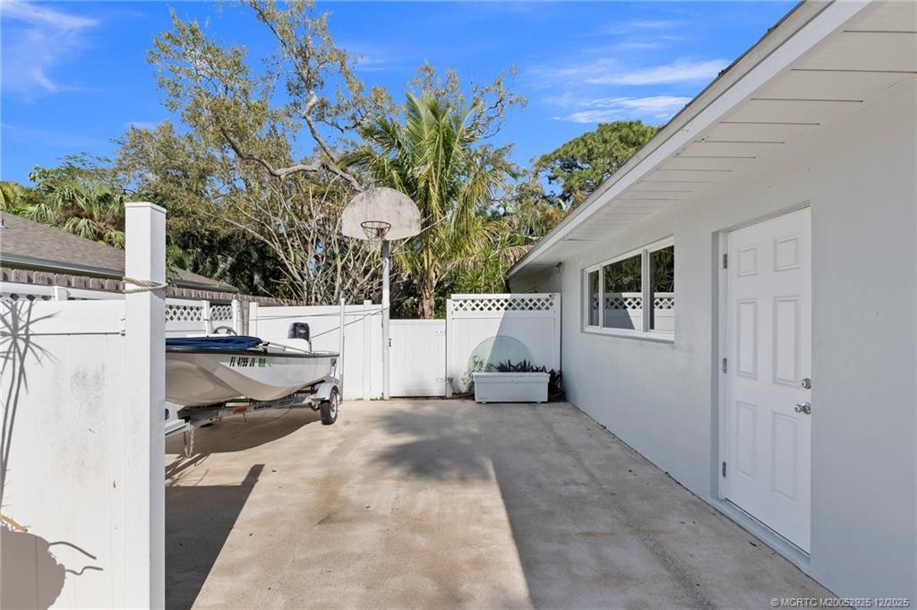 Stuart, Florida, 34996, United States, 4 Bedrooms Bedrooms, ,3 BathroomsBathrooms,Residential,Active,1984658