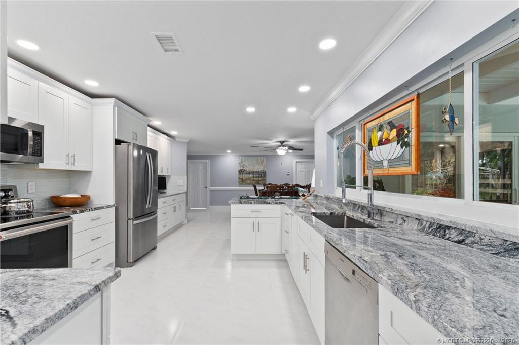 Stuart, Florida, 34996, United States, 4 Bedrooms Bedrooms, ,3 BathroomsBathrooms,Residential,Active,1984658