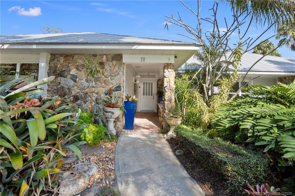 Stuart, Florida, 34996, United States, 4 Bedrooms Bedrooms, ,3 BathroomsBathrooms,Residential,Active,1984658