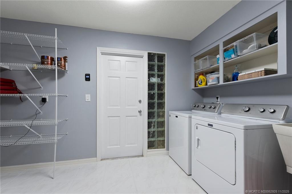 Stuart, Florida, 34996, United States, 4 Bedrooms Bedrooms, ,3 BathroomsBathrooms,Residential,Active,1984658