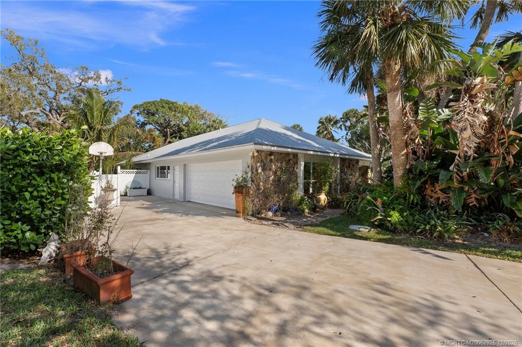 Stuart, Florida, 34996, United States, 4 Bedrooms Bedrooms, ,3 BathroomsBathrooms,Residential,Active,1984658