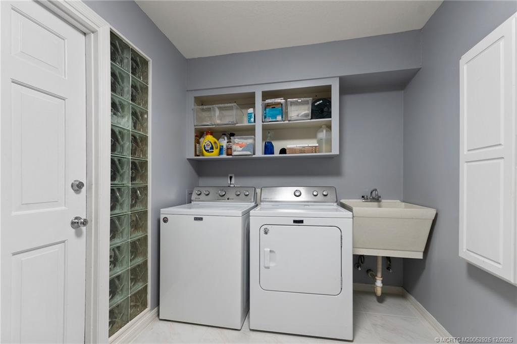 Stuart, Florida, 34996, United States, 4 Bedrooms Bedrooms, ,3 BathroomsBathrooms,Residential,Active,1984658