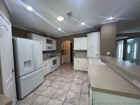Mobile Home For Sale - 6299 Birch Lane<br/> Palm Beach County, Lantana, FL 33462