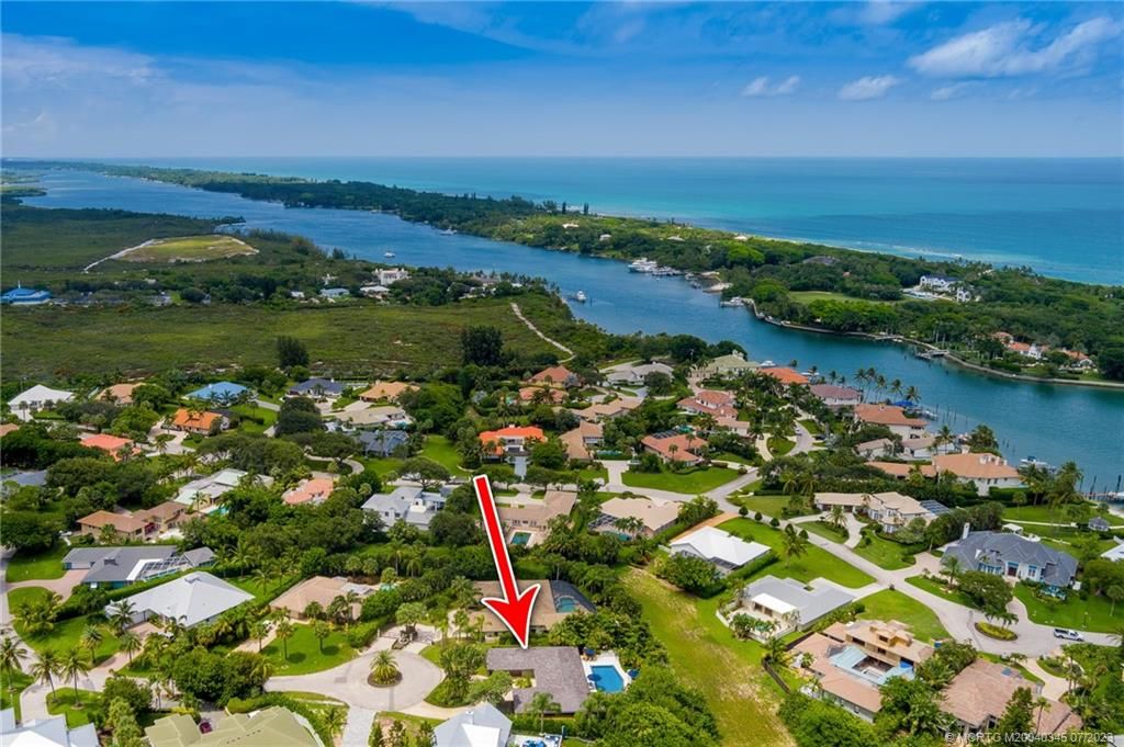 Photo of 17307 SE Galway Court, Jupiter, FL 33469 (MLS # M20040345)