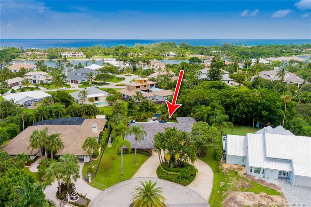 Photo of 17307 SE Galway Court, Jupiter, FL 33469 (MLS # M20040345)