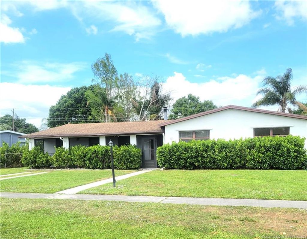 Photo of 121 SE Serenata Court, Port Saint Lucie, FL 34983 (MLS # M20044130)