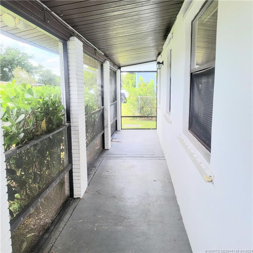 Photo of 121 SE Serenata Court, Port Saint Lucie, FL 34983 (MLS # M20044130)