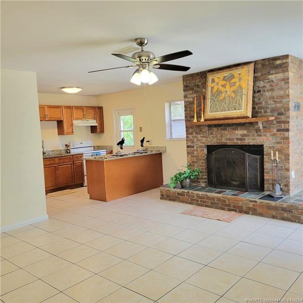 Photo of 121 SE Serenata Court, Port Saint Lucie, FL 34983 (MLS # M20044130)