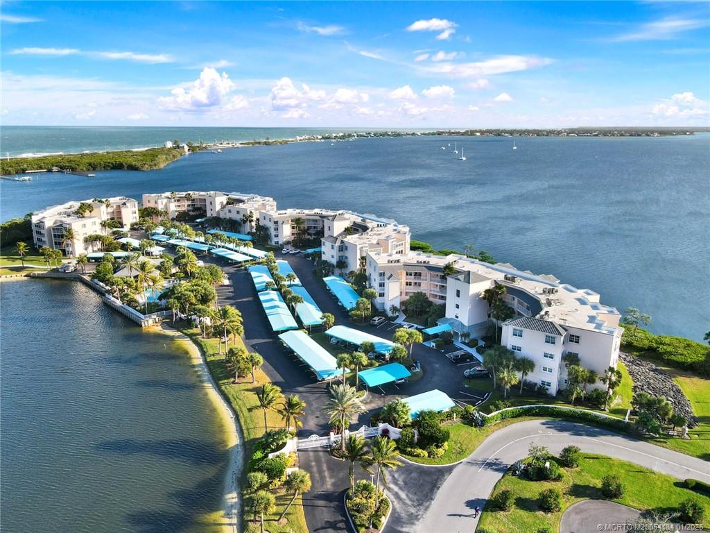 5700 NE Island Cove Way 4301