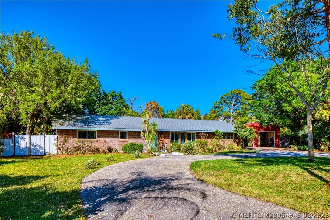 1776 NW Palmetto Court
