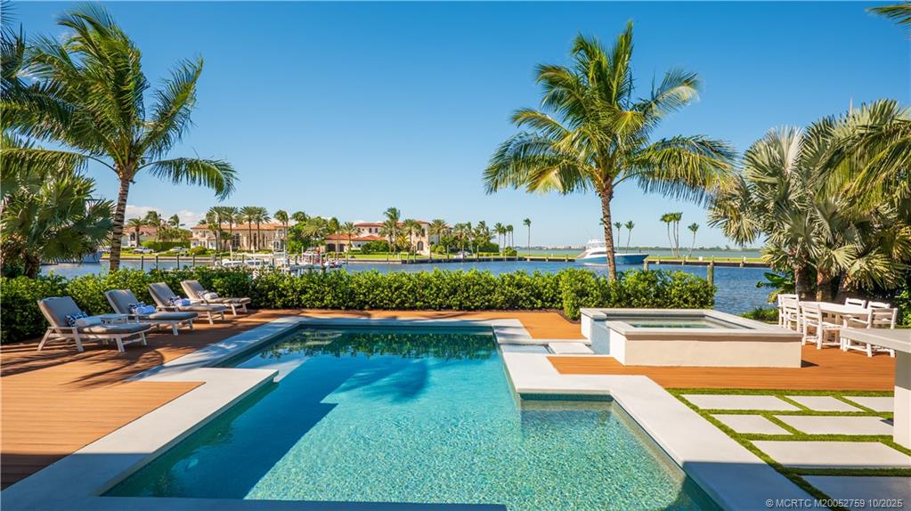 6879 SE South Marina