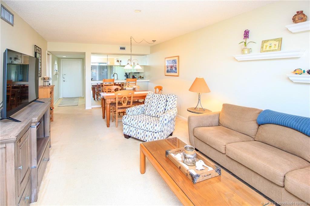 Stuart, Florida 34996, United States, 2 Bedrooms Bedrooms, ,2 BathroomsBathrooms,Residential,Active,250956