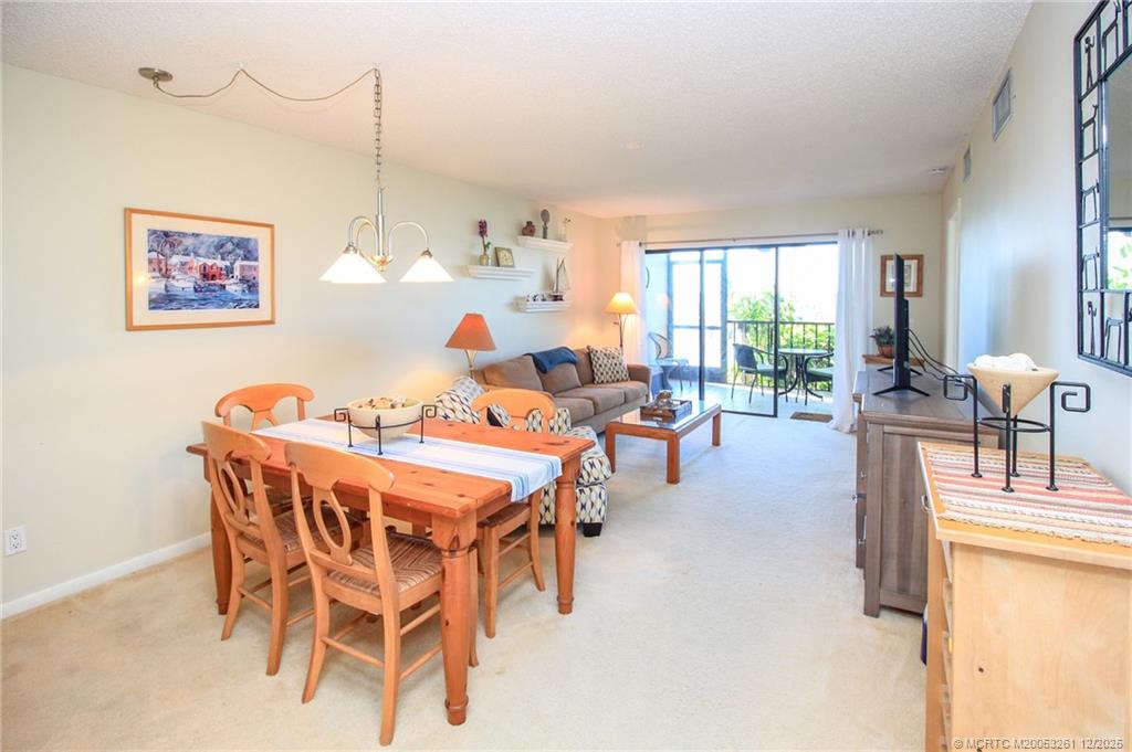 Stuart, Florida 34996, United States, 2 Bedrooms Bedrooms, ,2 BathroomsBathrooms,Residential,Active,250956