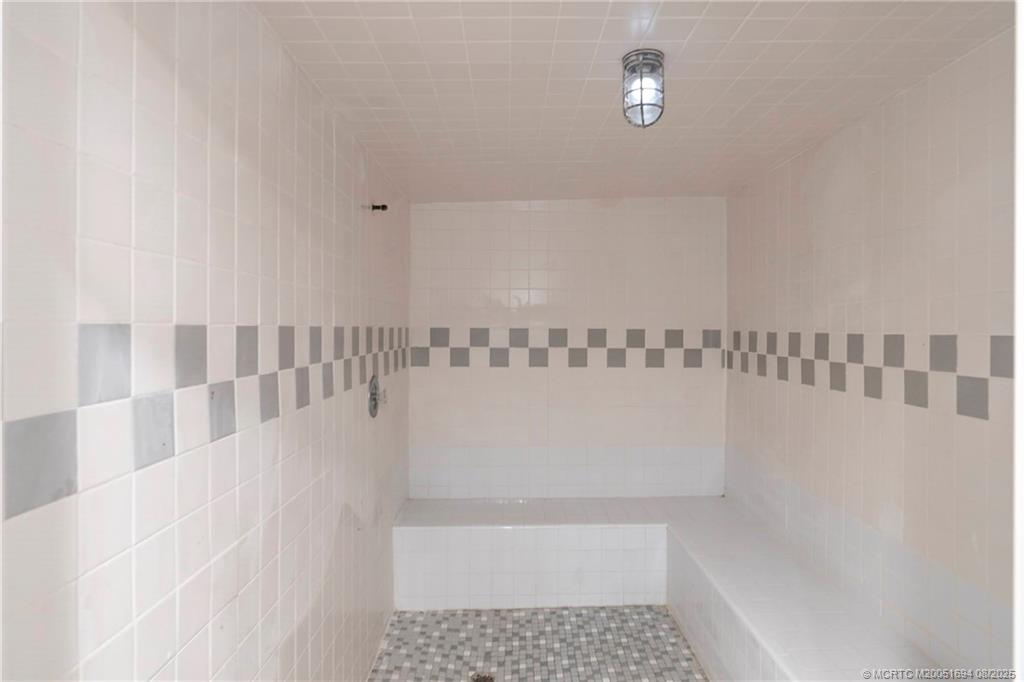Hollywood, Florida 33019, United States, 1 Bedroom Bedrooms, ,2 BathroomsBathrooms,Residential,Active,188553