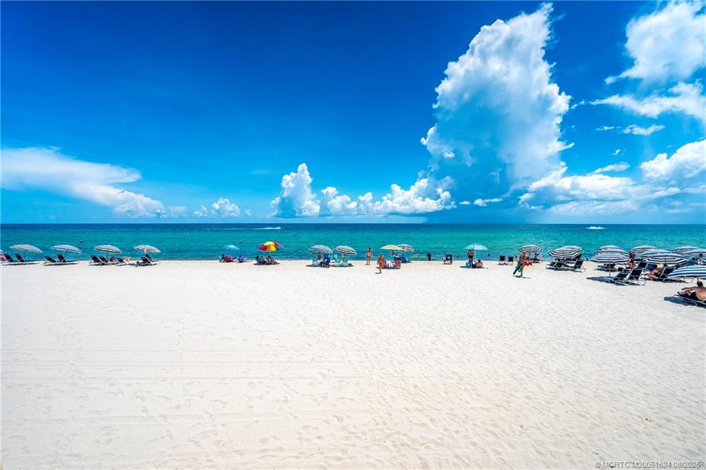 Hollywood, Florida 33019, United States, 1 Bedroom Bedrooms, ,2 BathroomsBathrooms,Residential,Active,188553