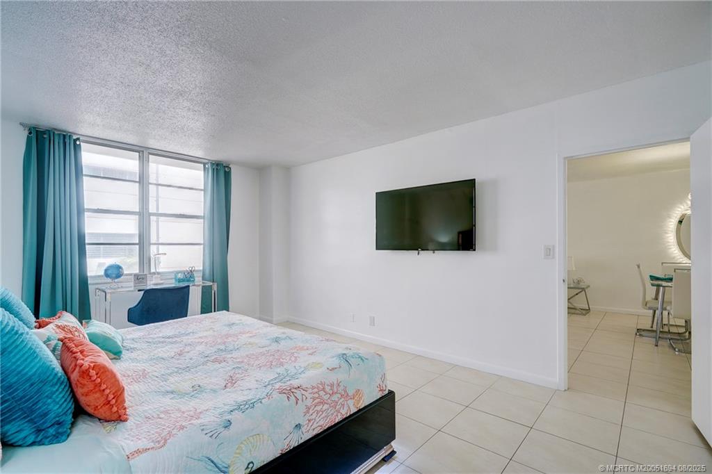 Hollywood, Florida 33019, United States, 1 Bedroom Bedrooms, ,2 BathroomsBathrooms,Residential,Active,188553