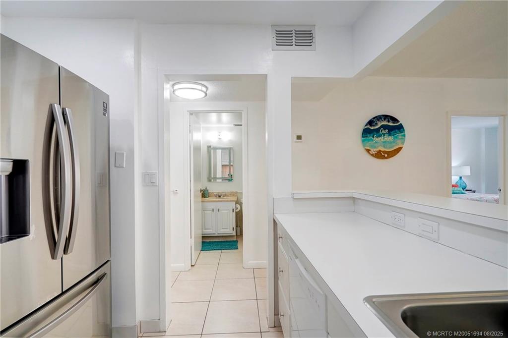 Hollywood, Florida 33019, United States, 1 Bedroom Bedrooms, ,2 BathroomsBathrooms,Residential,Active,188553