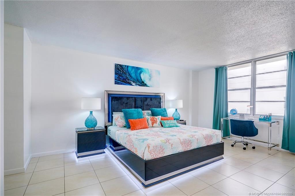Hollywood, Florida 33019, United States, 1 Bedroom Bedrooms, ,2 BathroomsBathrooms,Residential,Active,188553