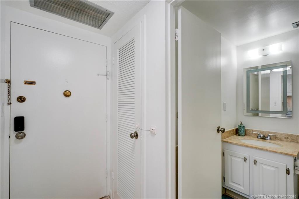 Hollywood, Florida 33019, United States, 1 Bedroom Bedrooms, ,2 BathroomsBathrooms,Residential,Active,188553