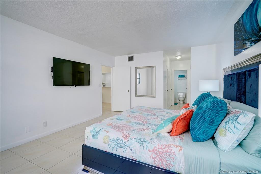 Hollywood, Florida 33019, United States, 1 Bedroom Bedrooms, ,2 BathroomsBathrooms,Residential,Active,188553