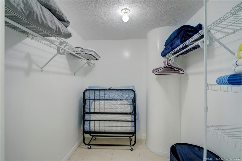 Hollywood, Florida 33019, United States, 1 Bedroom Bedrooms, ,2 BathroomsBathrooms,Residential,Active,188553